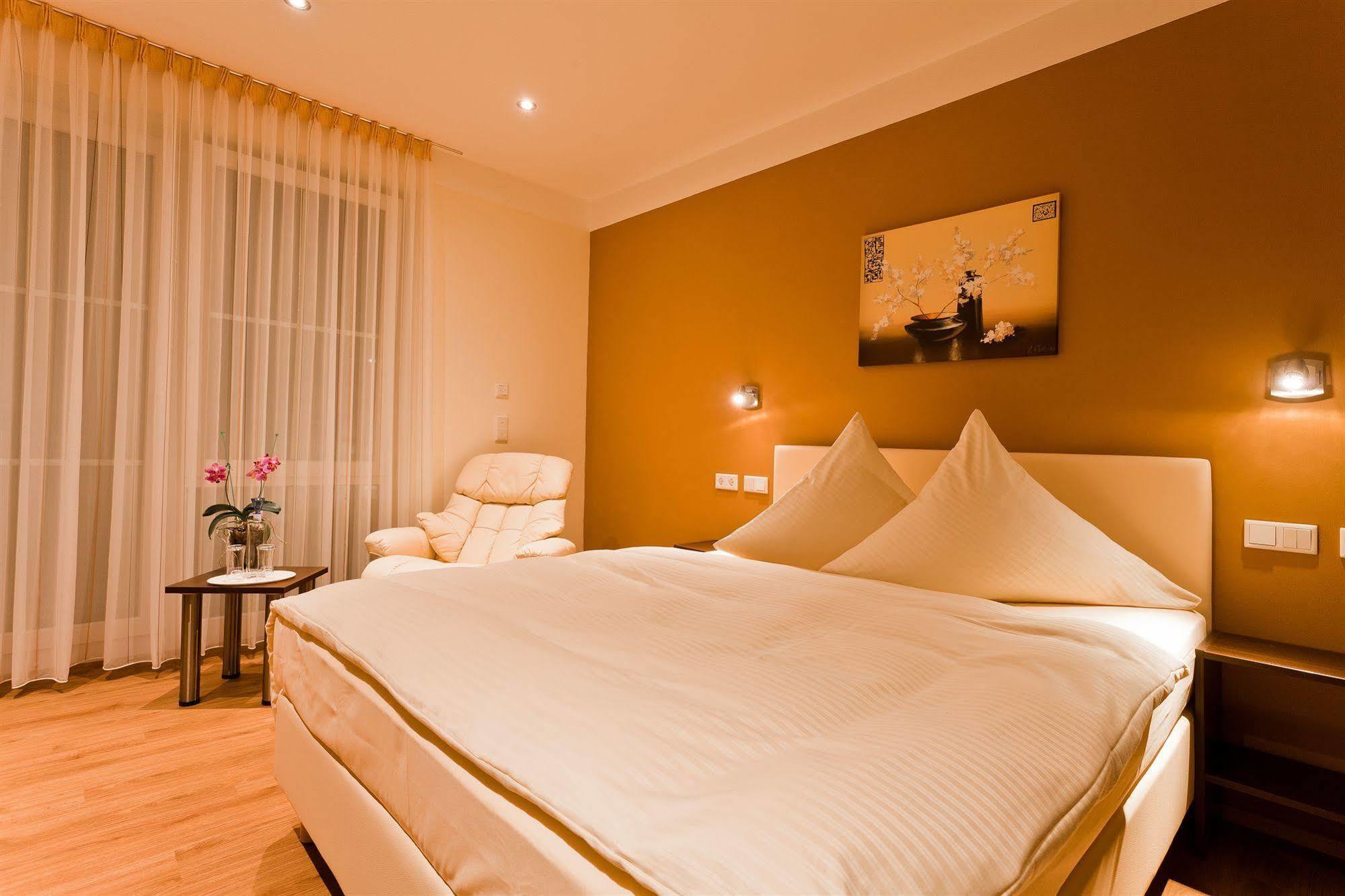 Engelhard Das Landhotel Garni Kirchheim am Ries Kültér fotó